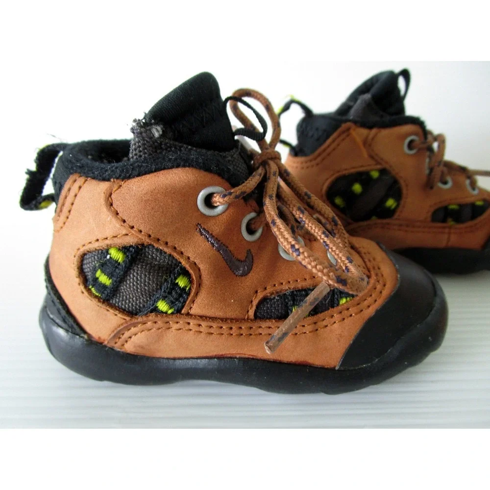 Nike Vintage Todler Boy Brown Sneaker Shoes Size 4 HTF